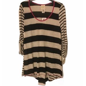 💥 MOVING SALE NWT High Low 3/4 Sleeve Top XL